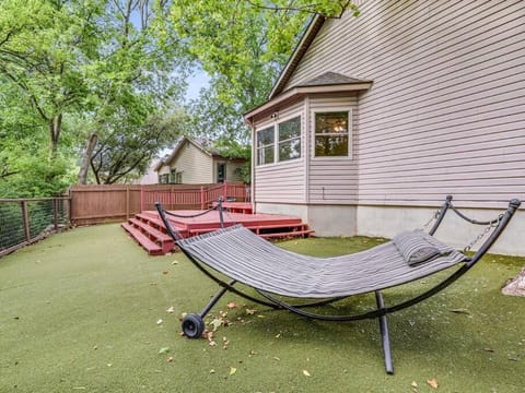 Cosy and Open with Loft on Greenbelt House in Wells Branch