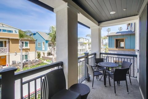 Steps 2 Ocean & Bay Luxury Belmont Park Dining House in Mission Beach