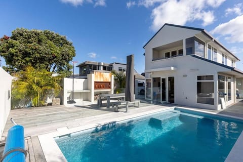 Property building, Pool view, Swimming pool