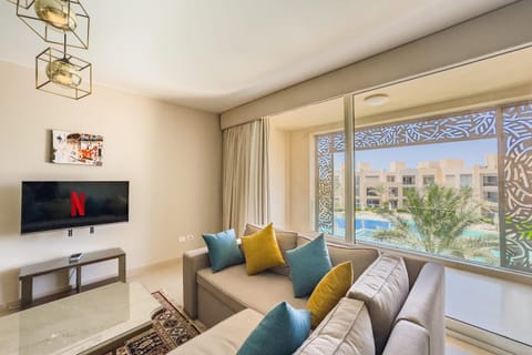 Modish & Magnific 2BDR Mangroovy Pool & Beach Access Apartment in Hurghada