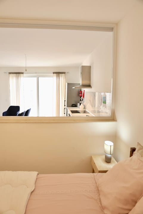 Bed, Coffee/tea facilities, Kitchen or kitchenette, Photo of the whole room, Bedroom, hair dresser, minibar