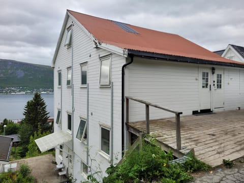 Property building, Day, Natural landscape