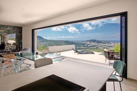 Patio, Day, Natural landscape, View (from property/room), Balcony/Terrace, Living room, Seating area, Dining area, Mountain view, Sea view