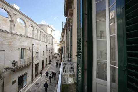 View (from property/room), Balcony/Terrace, City view, Landmark view