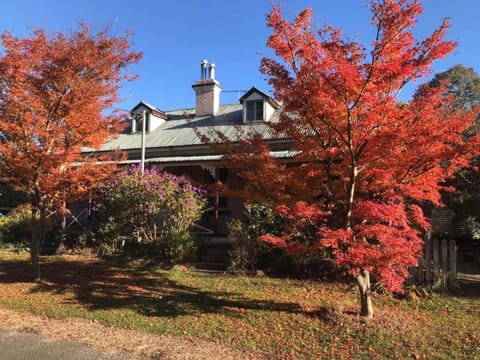 Larsens Cottage 2 - Historic 1880 Home Country House in Mount Victoria