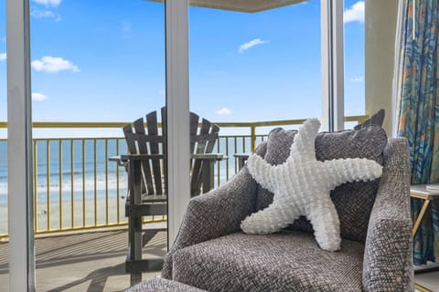 Beautifully Renovated Oceanfront 2 BR Condo with Oversized Balcony! Bay Watch 509 Maison in Atlantic Beach