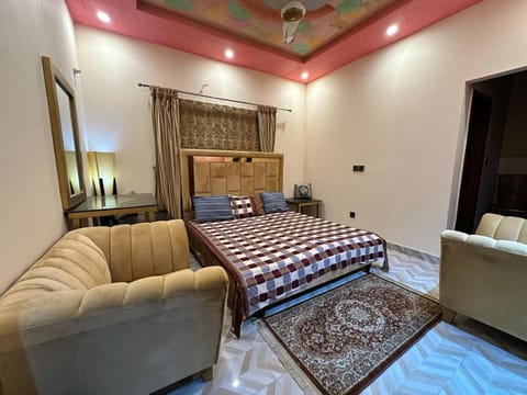 House 1084 Vacation rental in Lahore