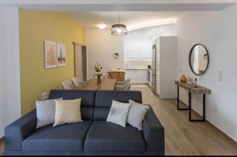 Athens Luxury Suite Apartment in Kallithea