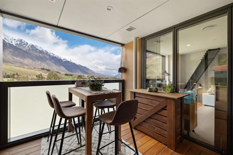 Natural landscape, View (from property/room), Balcony/Terrace, Balcony/Terrace, Mountain view