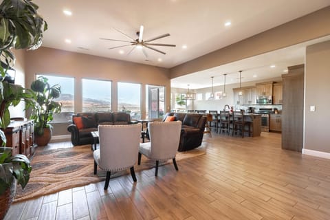 Living room, Photo of the whole room, Seating area