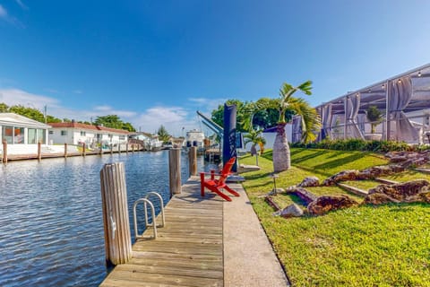 Nautilus Tropical Breeze House in Dania Beach