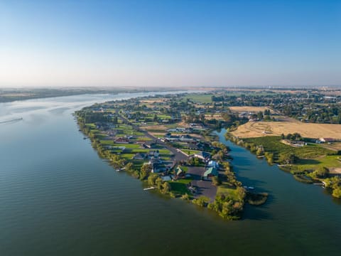 Bird's eye view, Lake view