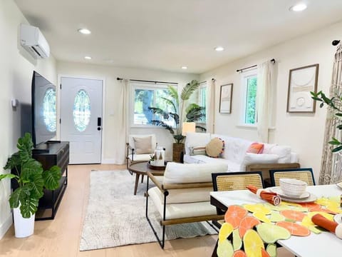 Jies choice- Modern Luxe in Altadena House in Altadena