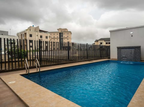 Property building, Day, Pool view, Swimming pool, Swimming pool