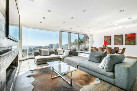 6MiL Big City Views West Hollywood Hills Villa 4BR House in West Hollywood