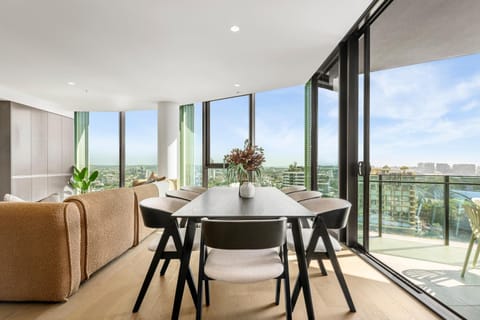 Kangaroo Point Apartment by Urban Rest Apartment in Kangaroo Point