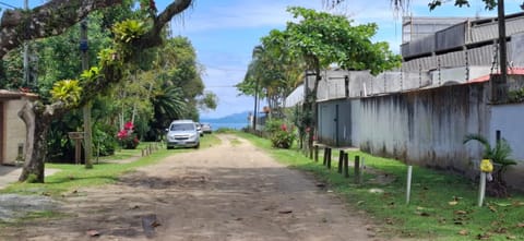 Casa Cantão do Indaiá, 20m da Praia House in Bertioga