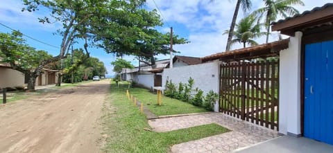 Casa Cantão Indaiá, 20m da Praia House in Bertioga