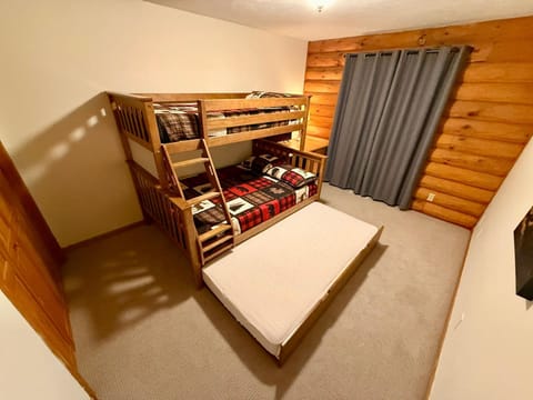 Bed, Photo of the whole room, Bedroom, bunk bed