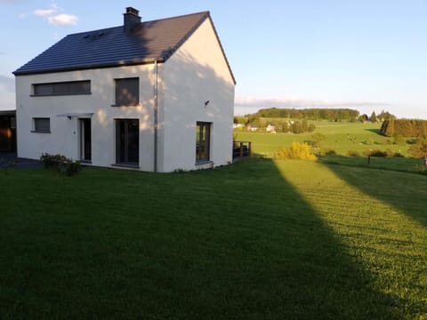 Entre Sève Et Ciel House in Wallonia, Belgium