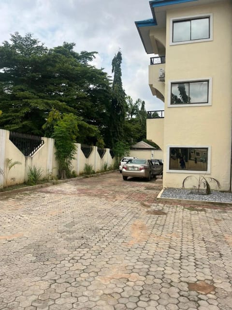 JABI Purple Hibiscus Apartment in Abuja