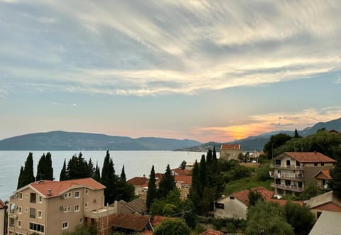 View (from property/room), City view, Sea view, Sunset