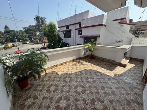 Vagary Indian Homestay Apartment in Dehradun