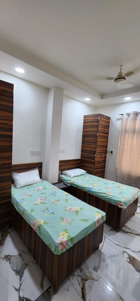 Praavik Bed and Breakfast in Noida