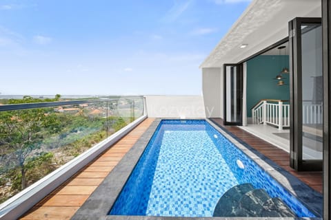 Balcony/Terrace, Swimming pool