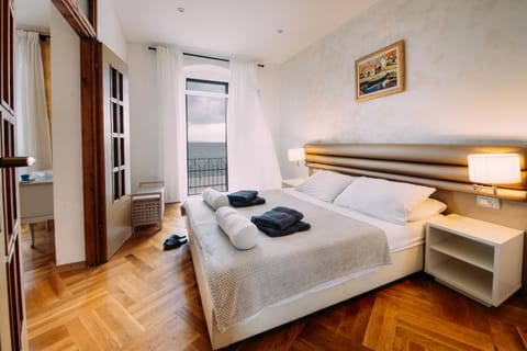 Bed, Photo of the whole room, Bedroom, Sea view