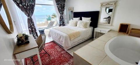 Bed, Photo of the whole room, Bedroom, Sea view, Bath