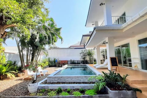 Pool view, Swimming pool