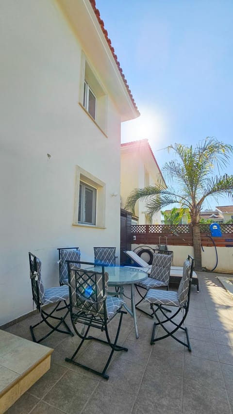 Patio, Day, View (from property/room), Balcony/Terrace