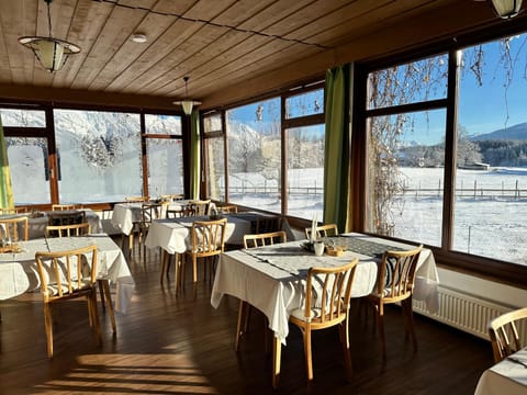 Restaurant/places to eat, Winter, Mountain view