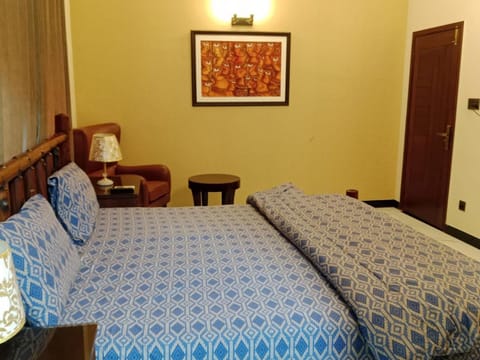 Varano guest house Apartment in Karachi