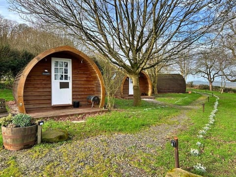 Finest Retreats - Willow Glamping Pod Chalet in Malvern Hills District