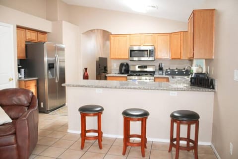 Sparkling Home Book Now! Minutes to AP & LV Strip! House in Silverado Ranch