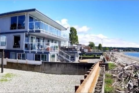 The Coastal Cottage - Direct Beach Access House in Point Roberts