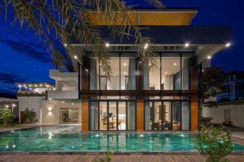 The Azure Villa W Large Pool And Outdoor Garden Villa in Ho Chi Minh City