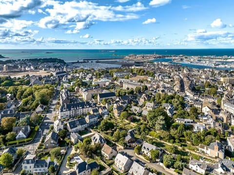 Demeure A Fleur de Rance -5 étoiles- Saint-Malo Villa in St-Malo