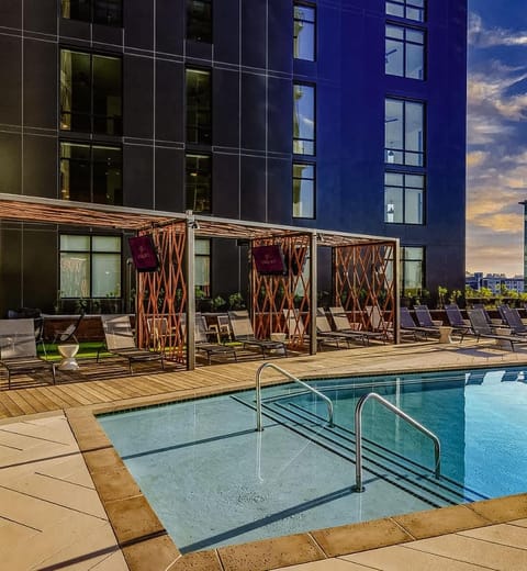 2-Bed 2-Bath Luxury Retreat Apartment in The Gulch