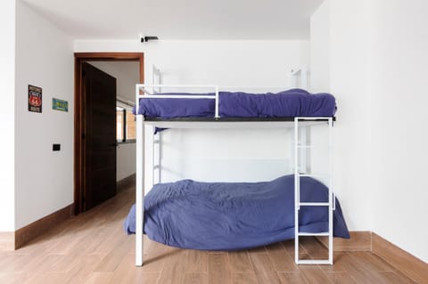 bunk bed