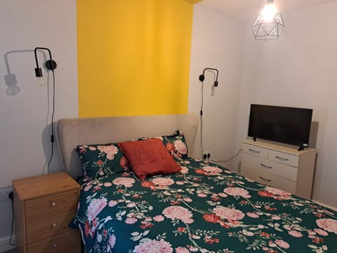 Private and comfortable room in cosy home Vacation rental in Nottingham