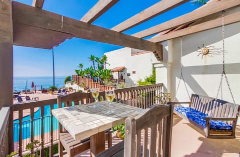 Ocean Views Moonlight Beach Ocean Deck Pool Hot Tub House in Encinitas