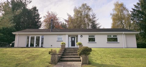 Loughside Lodge - Fermanagh 5 bed waterside bungalow House in Leitrim, Co. Leitrim, Ireland