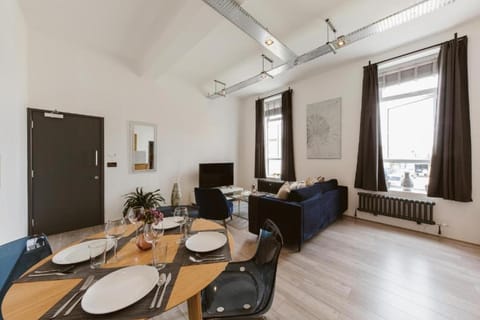 Amazing warehouse conversion apartment in Chiswick Apartment in London Borough of Ealing