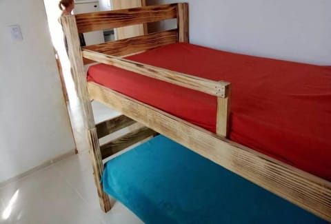 Bedroom, bunk bed