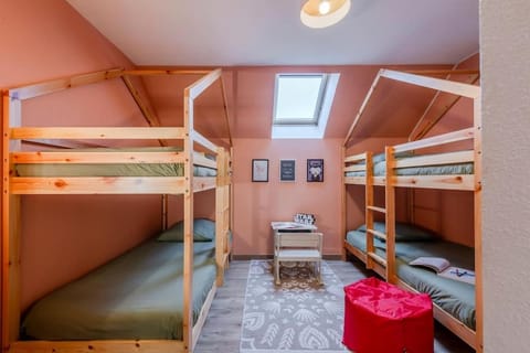 Bed, Photo of the whole room, Bedroom, bunk bed