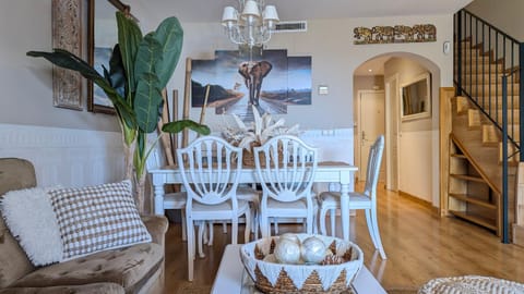 Living room, Dining area