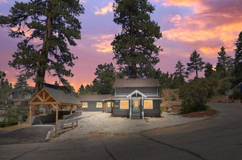 Modern Luxe Village Villa with Hot Tub and Game room- Walking distance to Village & Lake Villa in Big Bear